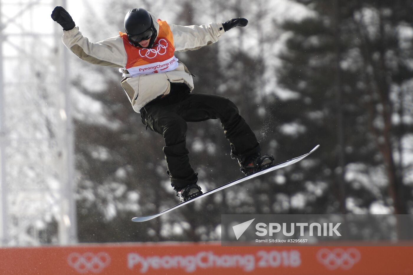 2018 Winter Olympics. Snowboard. Men. Half Pipe. Qualification