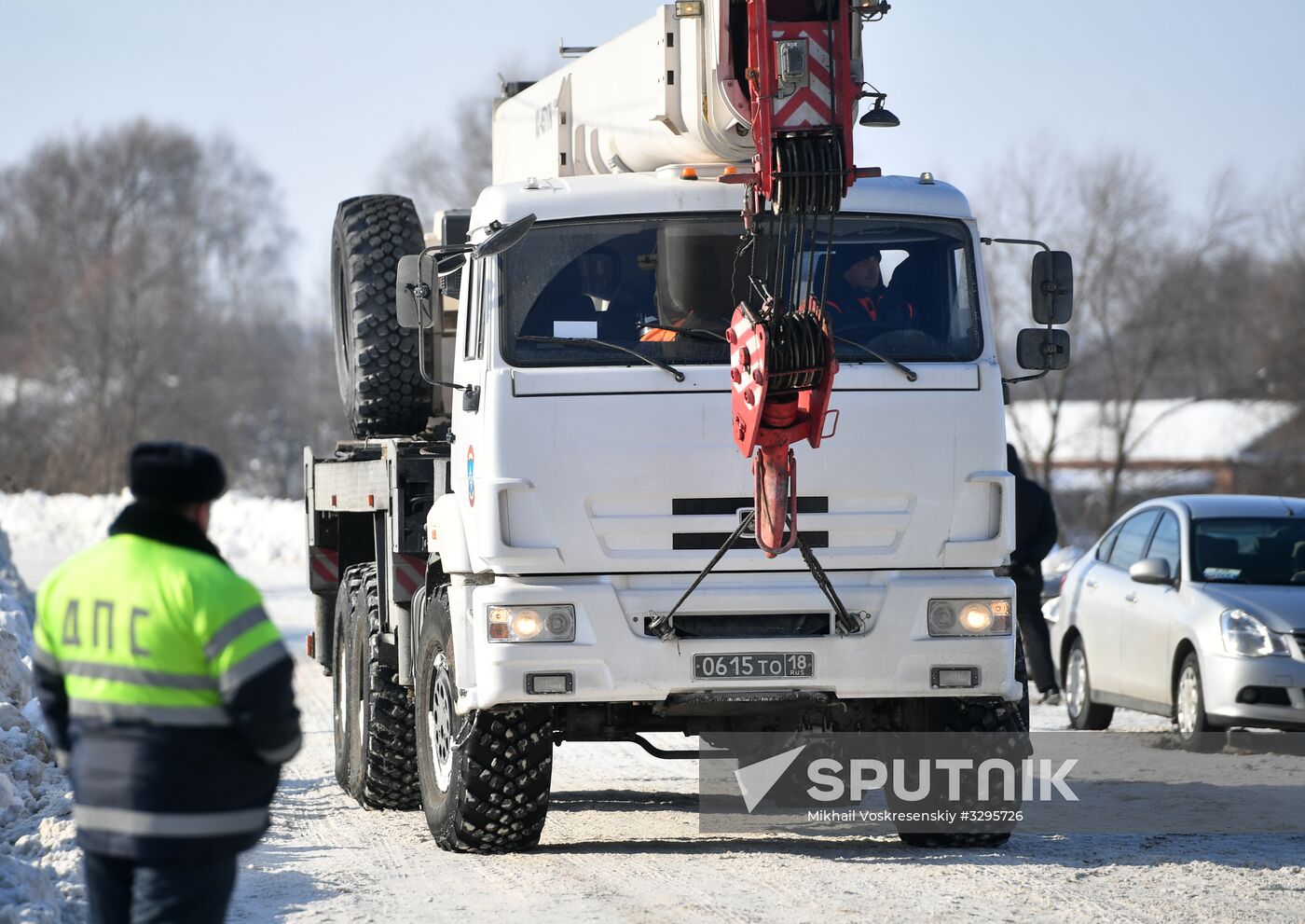 Rescue teams finish searching An-148 crash site in Moscow Region