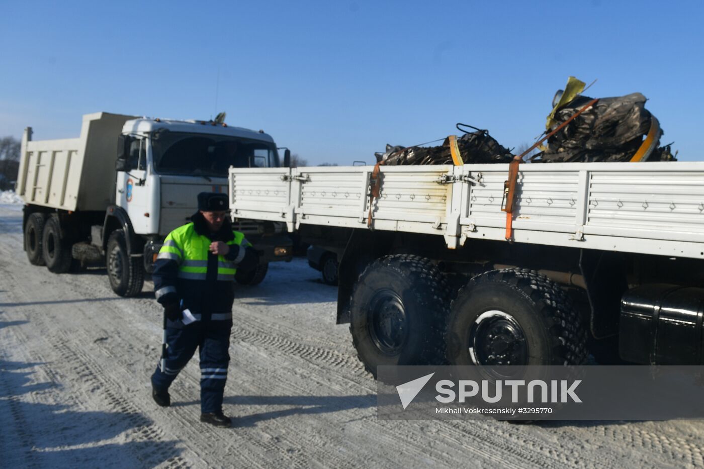 Rescue teams finish searching An-148 crash site in Moscow Region