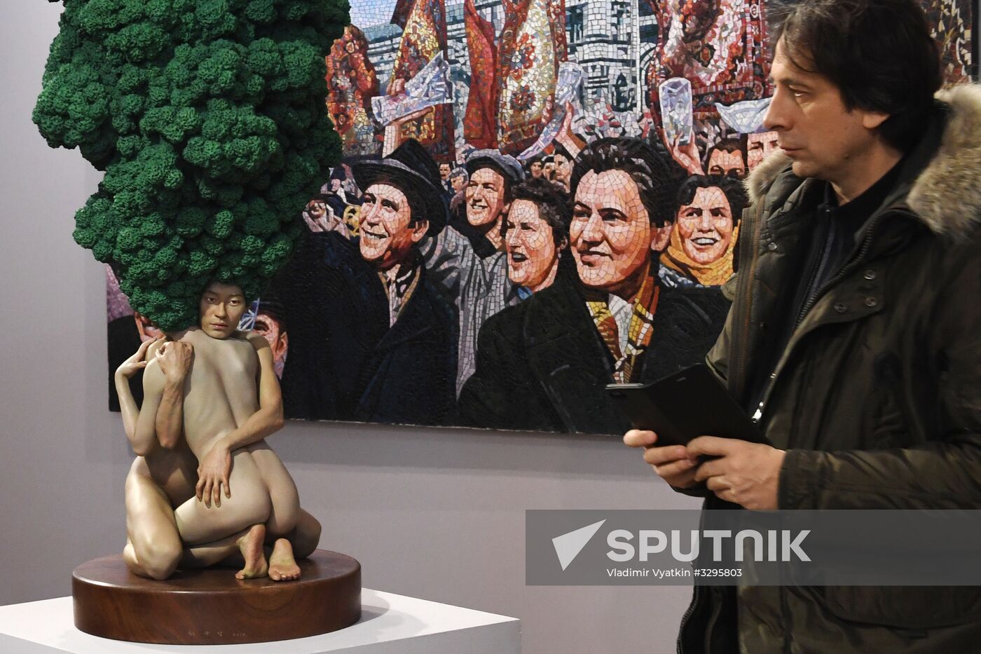 Moscow hosts Russian Art & Antique Fair exhibition