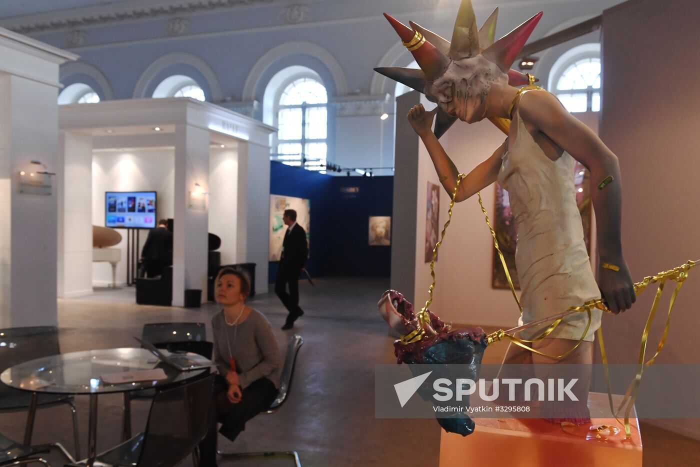 Moscow hosts Russian Art & Antique Fair exhibition