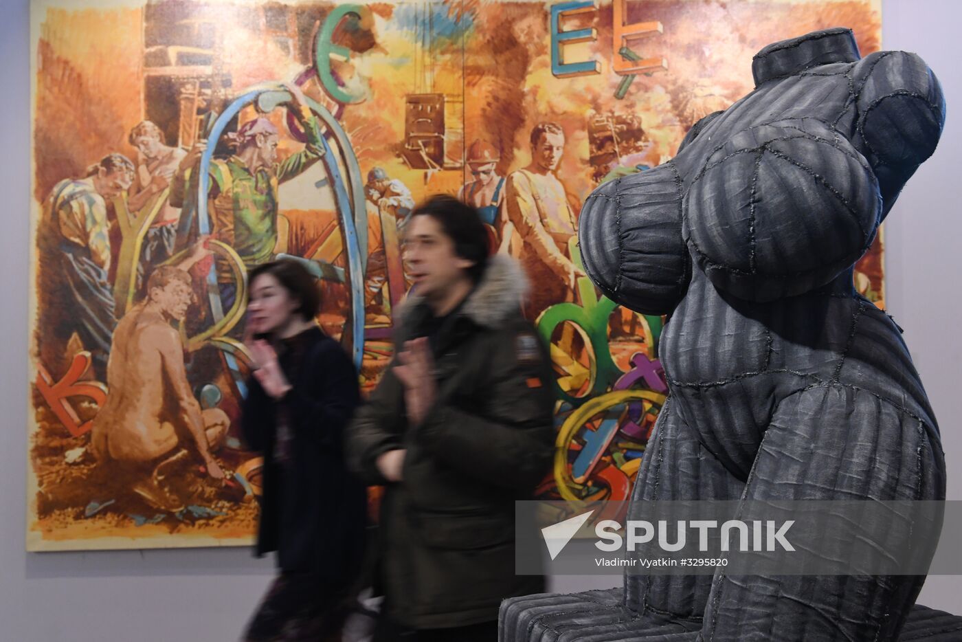 Moscow hosts Russian Art & Antique Fair exhibition