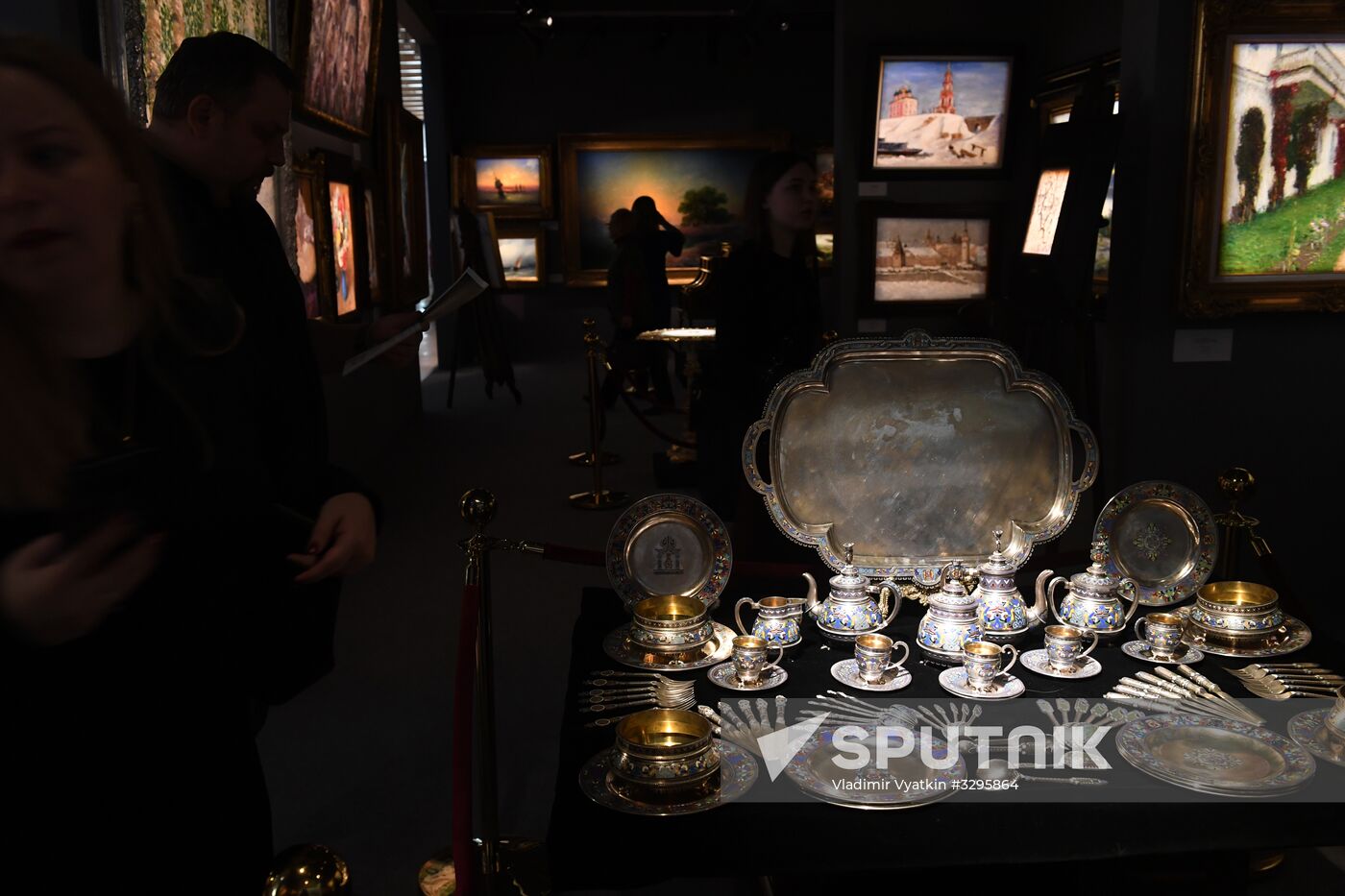 Moscow hosts Russian Art & Antique Fair exhibition