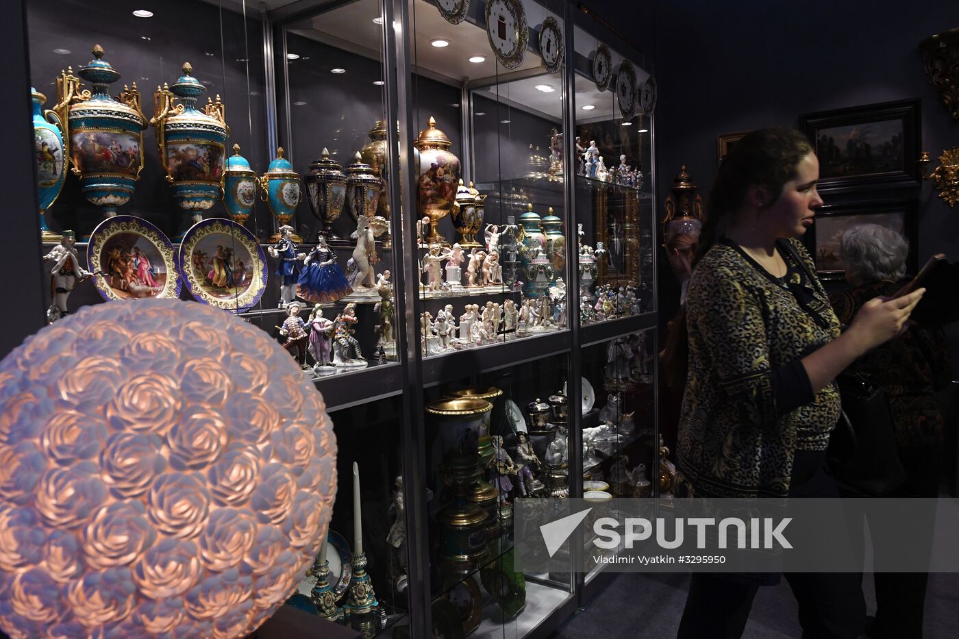 Moscow hosts Russian Art & Antique Fair exhibition