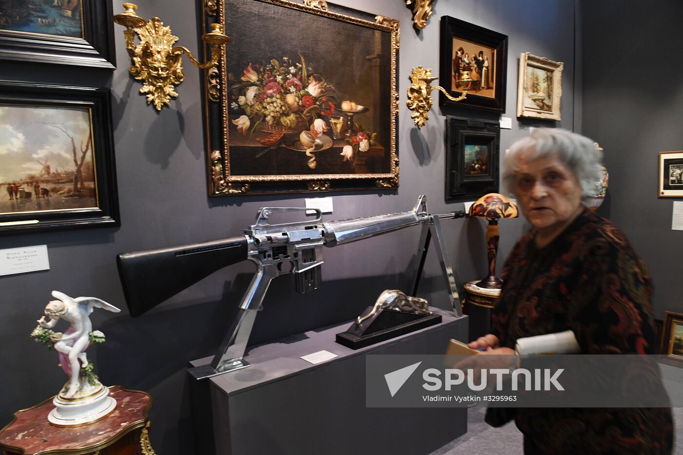 Moscow hosts Russian Art & Antique Fair exhibition