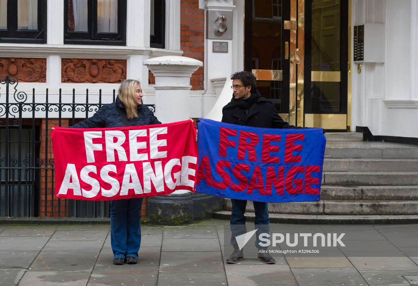 Support rally for Julian Assange in London