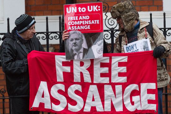 Support rally for Julian Assange in London