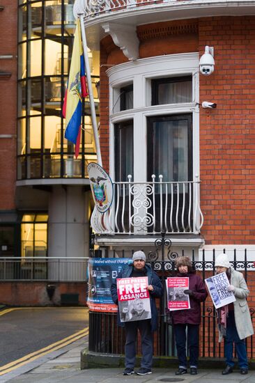 Support rally for Julian Assange in London