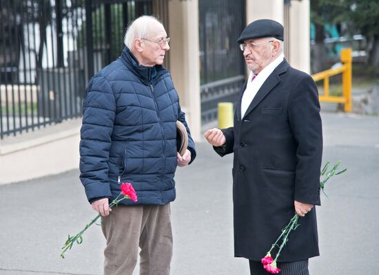 Flowers laid in memory of An-148 crash victims
