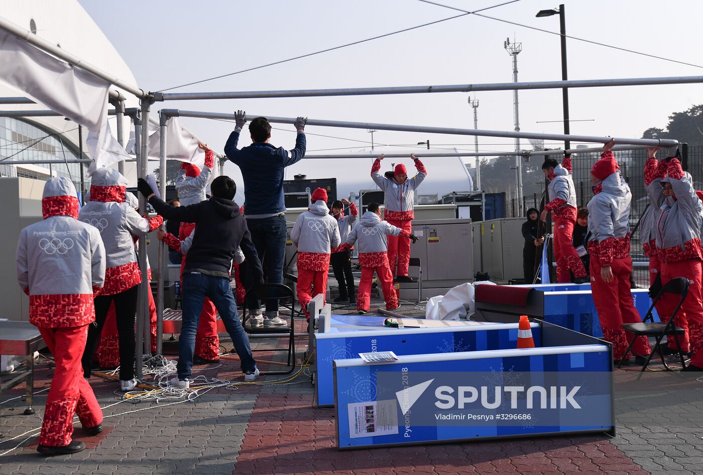 Strong wind prompts evacuation from press center in Pyeongchang Olympic Village