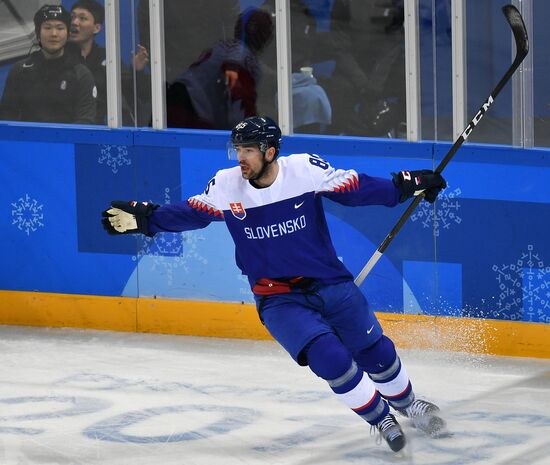 2018 Winter Olympics. Ice hockey. Men. Slovakia vs. Russia