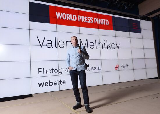 Rossiya Segodnya Staff Press Photographer Valery Melnikov receives World Press Photo award