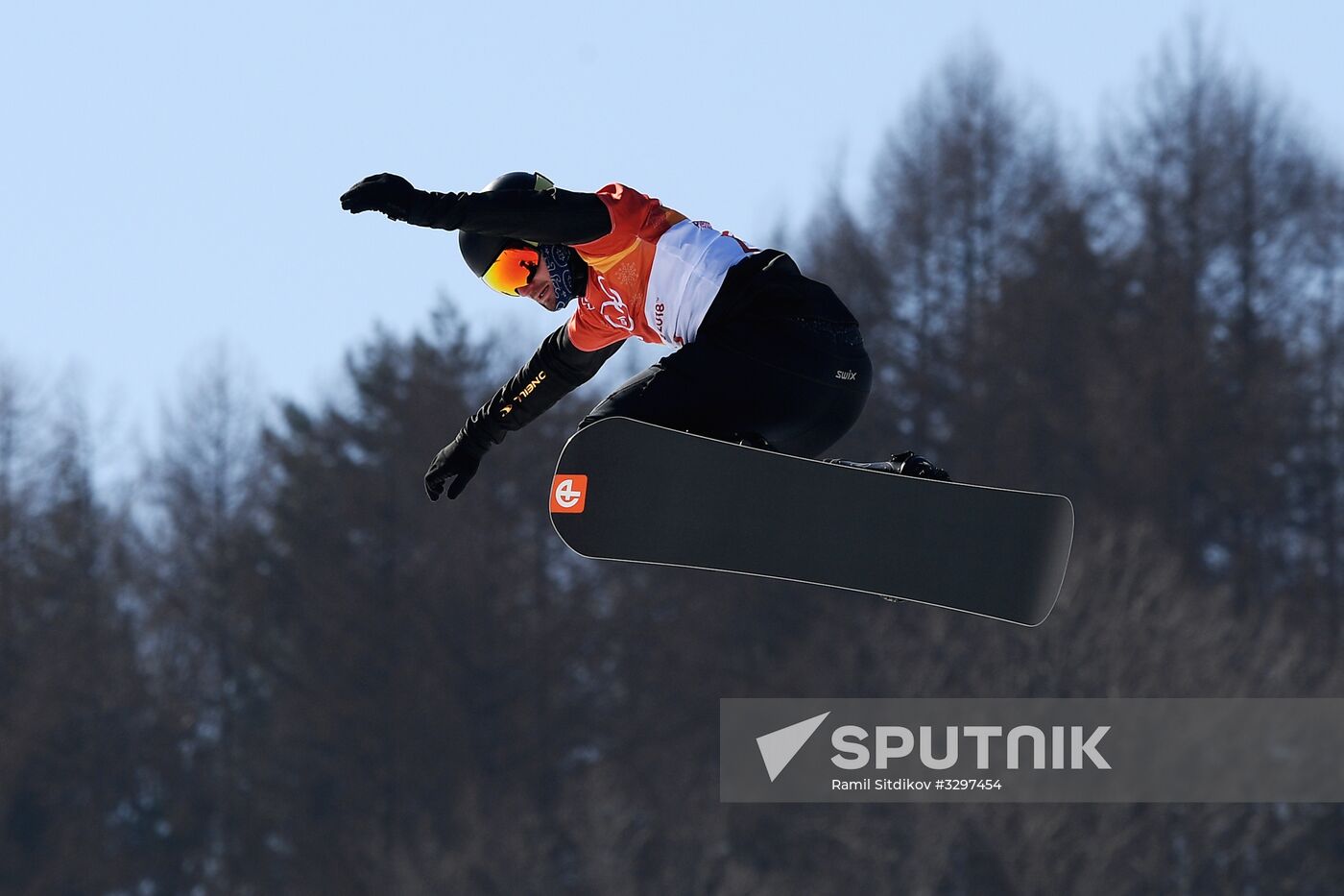 2018 Winter Olympics. Snowboarding. Men. Snowboard cross