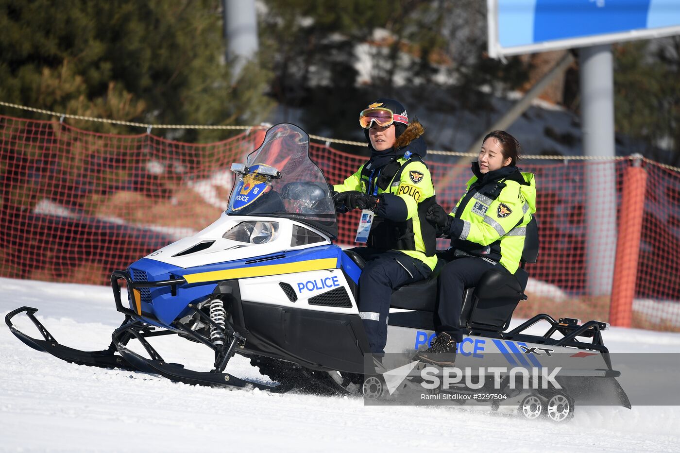 2018 Winter Olympics. Snowboarding. Men. Snowboard cross