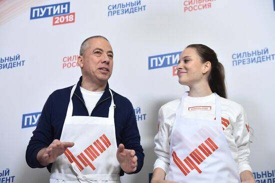 Celebrating Maslenitsa at Vladimir Putin's campaign headquarters