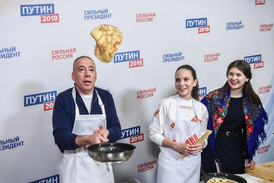 Celebrating Maslenitsa at Vladimir Putin's campaign headquarters