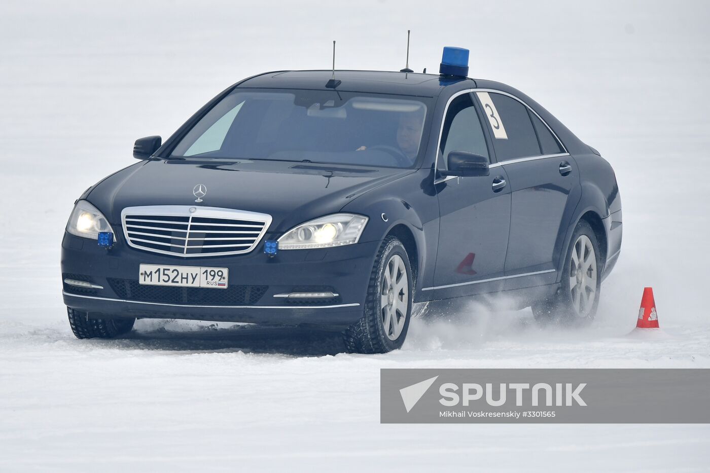 Federal Guard Service's special drivers in passenger car driving contest