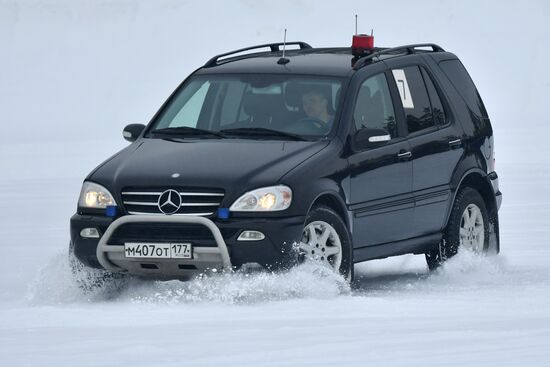 Federal Guard Service's special drivers in passenger car driving contest