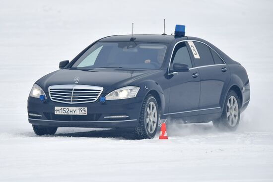 Federal Guard Service's special drivers in passenger car driving contest