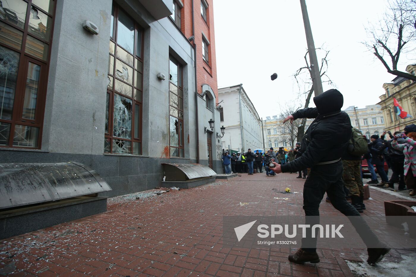 Radicals in Kiev commit anti-Russian acts