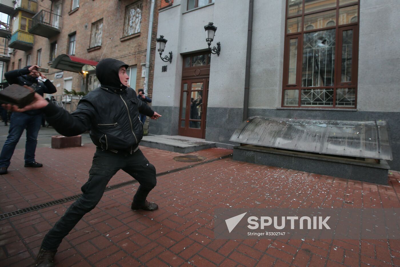 Radicals in Kiev commit anti-Russian acts