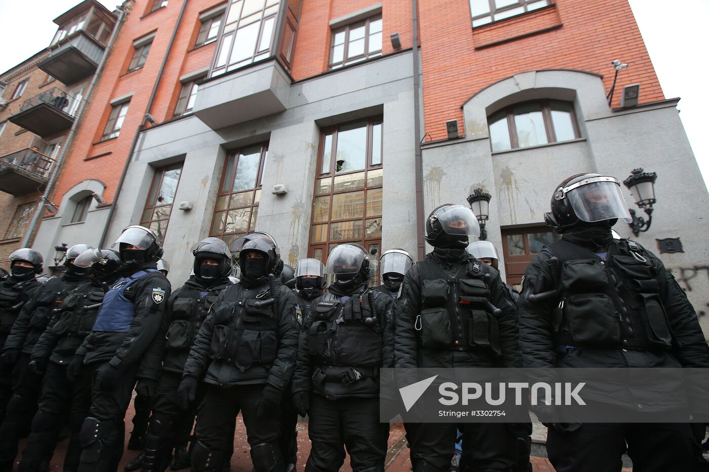 Radicals in Kiev commit anti-Russian acts