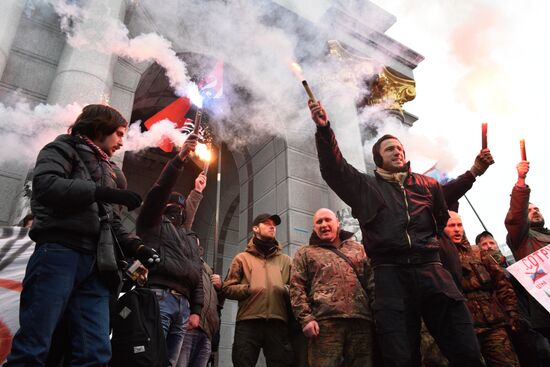 Radicals in Kiev commit anti-Russian acts