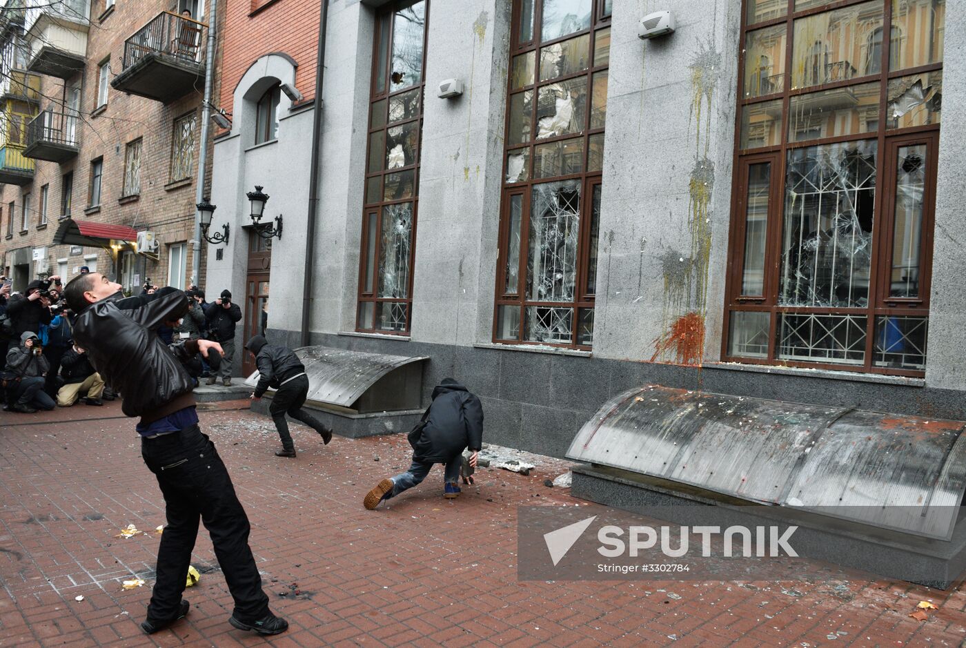 Radicals in Kiev commit anti-Russian acts