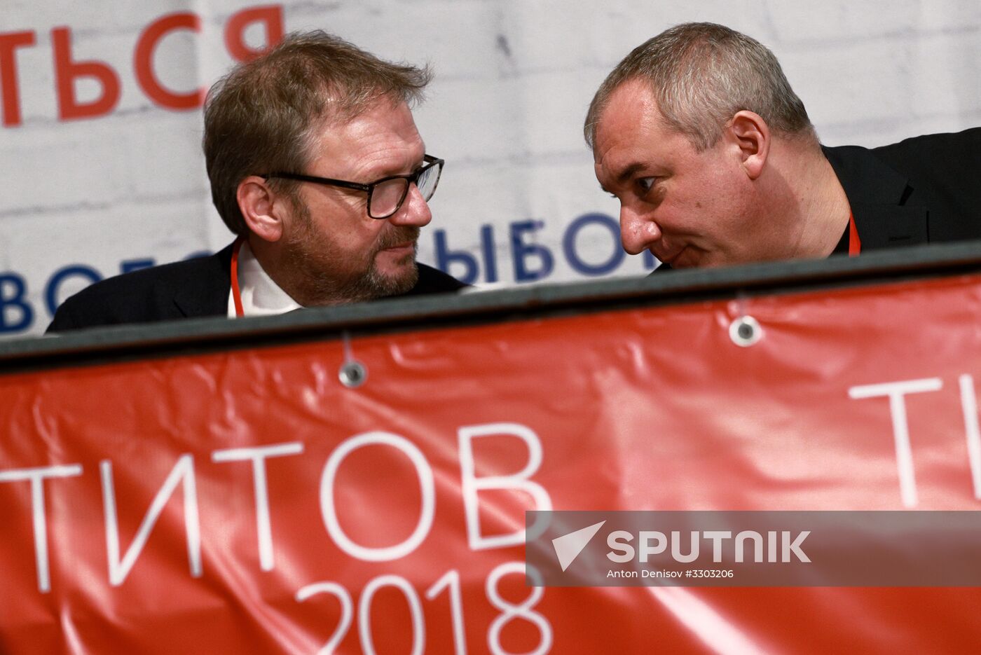 Boris Titov meets with his campaign supporters