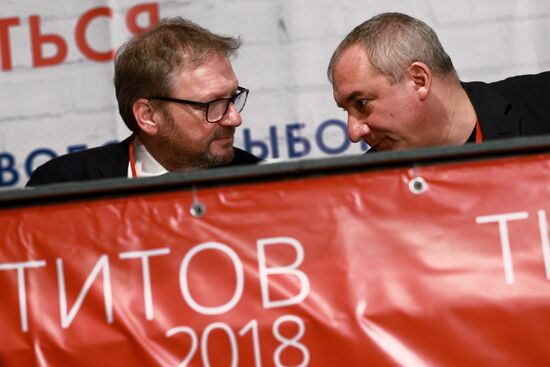 Boris Titov meets with his campaign supporters