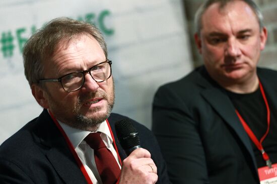 Boris Titov meets with his campaign supporters