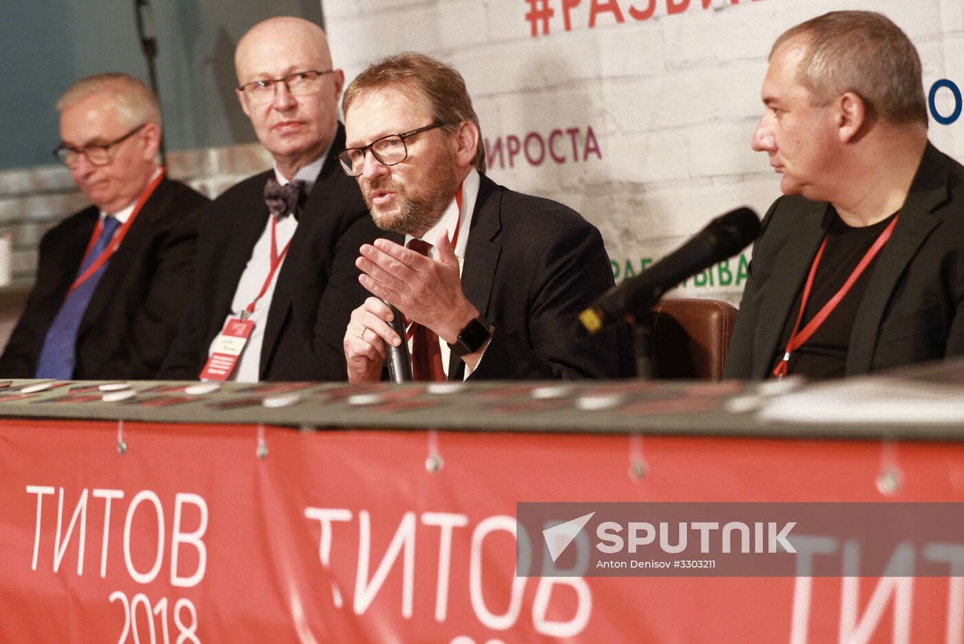 Boris Titov meets with his campaign supporters