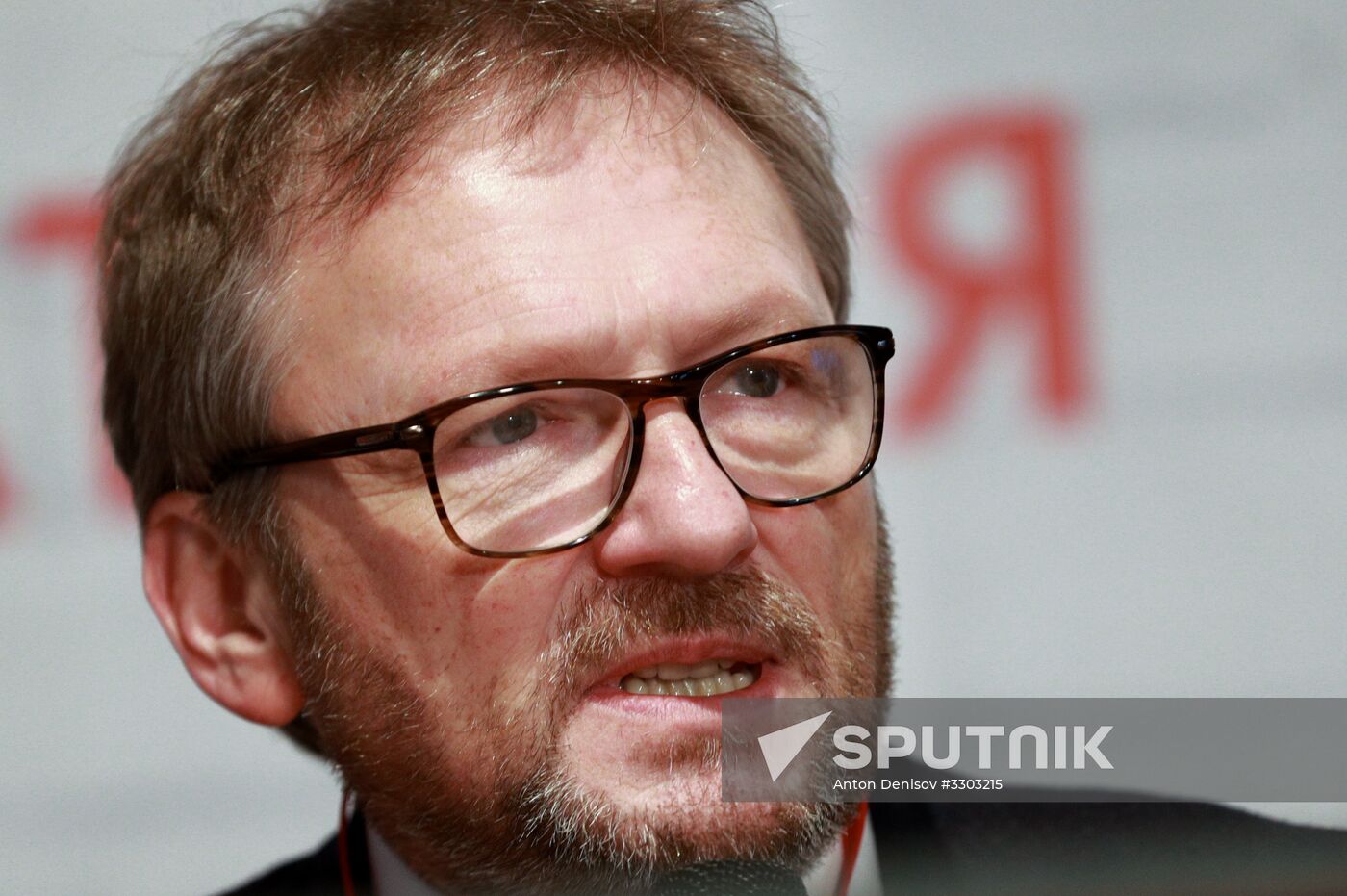 Boris Titov meets with his campaign supporters