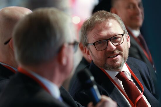 Boris Titov meets with his campaign supporters