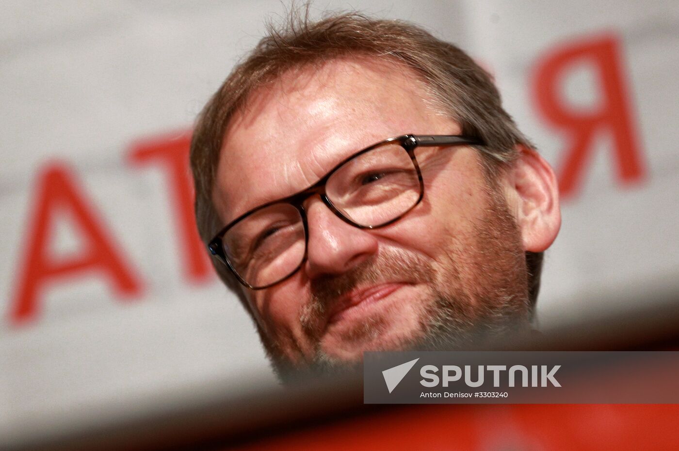Boris Titov meets with his campaign supporters
