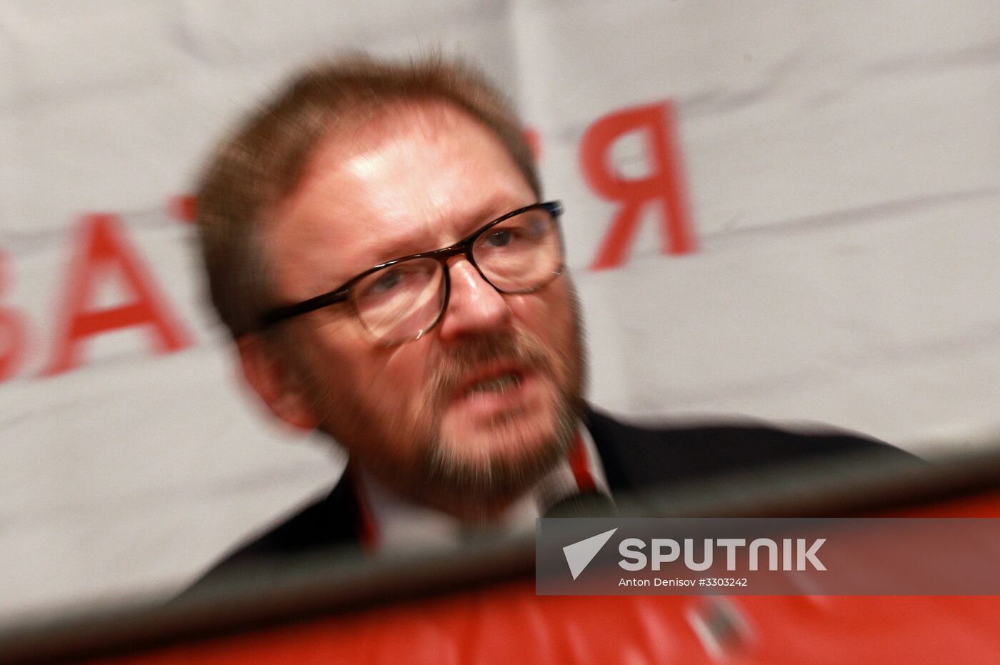 Boris Titov meets with his campaign supporters