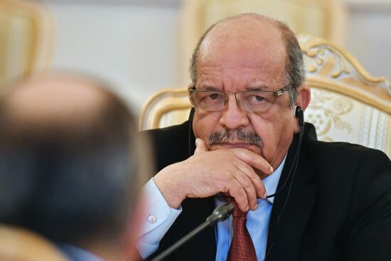 Russian Foreign Minister Sergei Lavrov meets with his Algerian counterpart Abdelkader Messahel