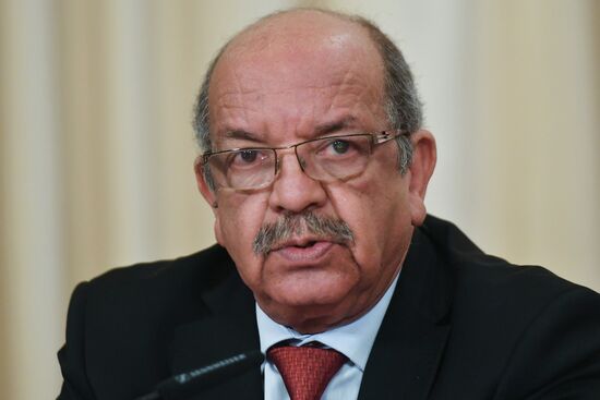 Russian Foreign Minister Sergei Lavrov meets with his Algerian counterpart Abdelkader Messahel