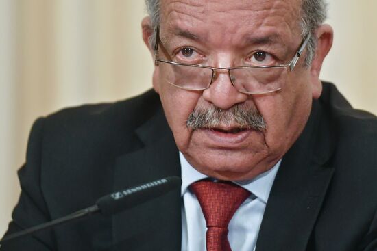 Russian Foreign Minister Sergei Lavrov meets with his Algerian counterpart Abdelkader Messahel