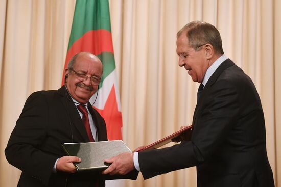 Russian Foreign Minister Sergei Lavrov meets with his Algerian counterpart Abdelkader Messahel
