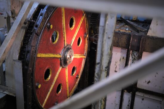 Old paternoster lift