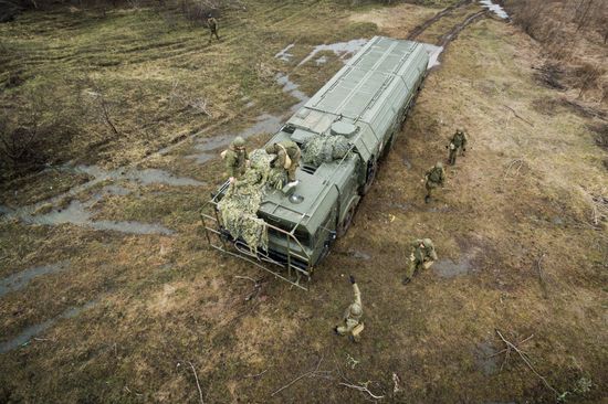Iskander-M missile launcher crews exercise in Krasnodar Territory