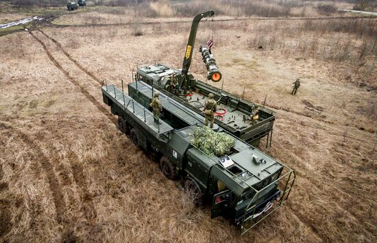 Iskander-M missile launcher crews exercise in Krasnodar Territory