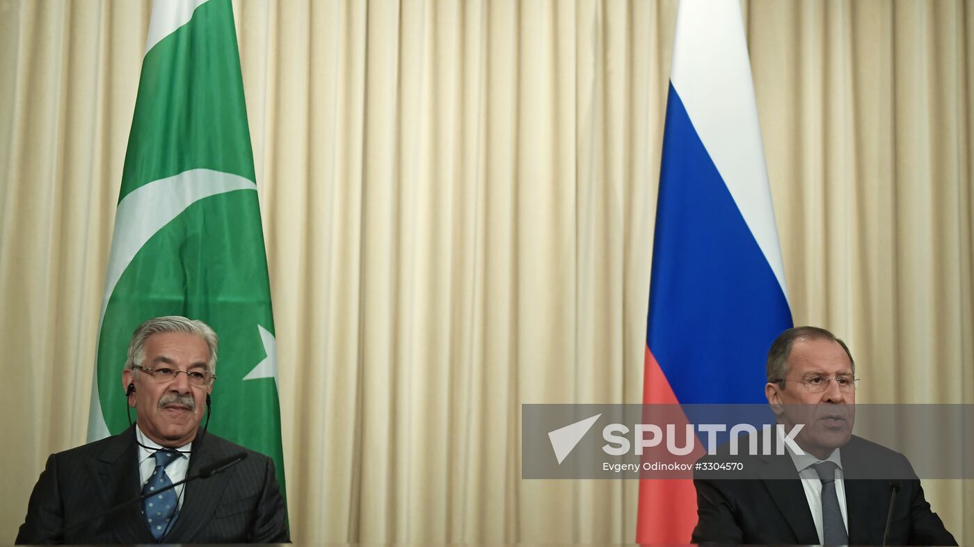 Russian Foreign Minister Sergei Lavrov meets with Foreign Minister of Pakistan Khawaja Muhammad Asif