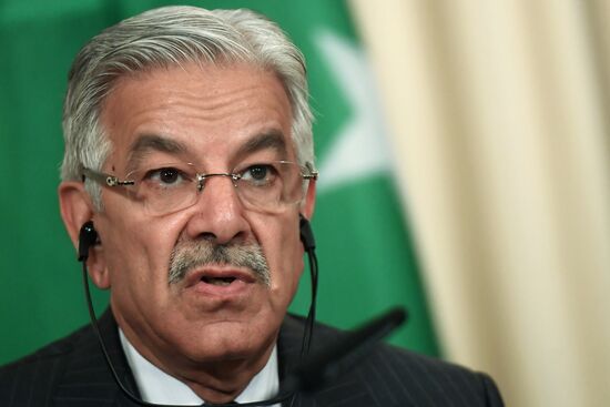 Russian Foreign Minister Sergei Lavrov meets with Foreign Minister of Pakistan Khawaja Muhammad Asif