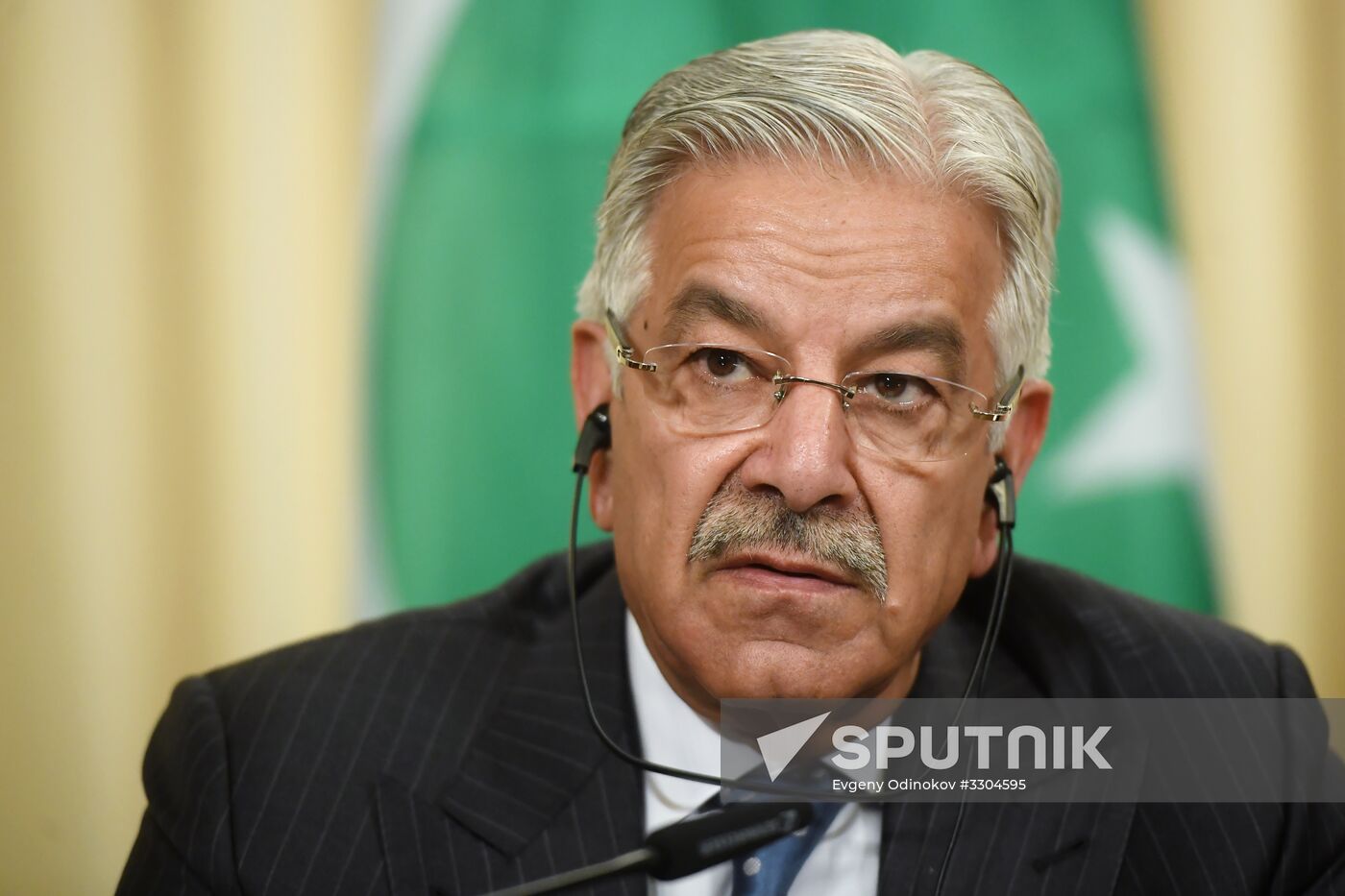 Russian Foreign Minister Sergei Lavrov meets with Foreign Minister of Pakistan Khawaja Muhammad Asif