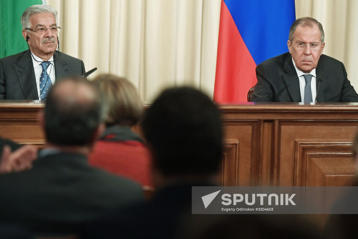 Russian Foreign Minister Sergei Lavrov meets with Foreign Minister of Pakistan Khawaja Muhammad Asif