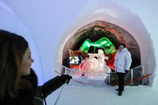 Snow Village tourist center in Murmansk Region