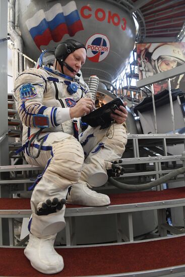 Full drill and testing for ISS Expedition 55/56 main crew