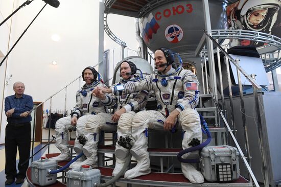 Full drill and testing for ISS Expedition 55/56 main crew